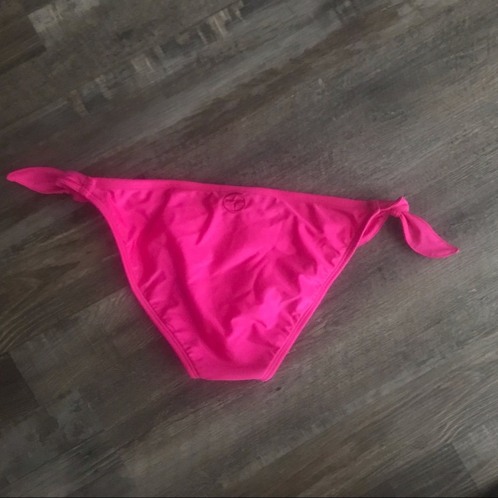 Split Bikini - image 3